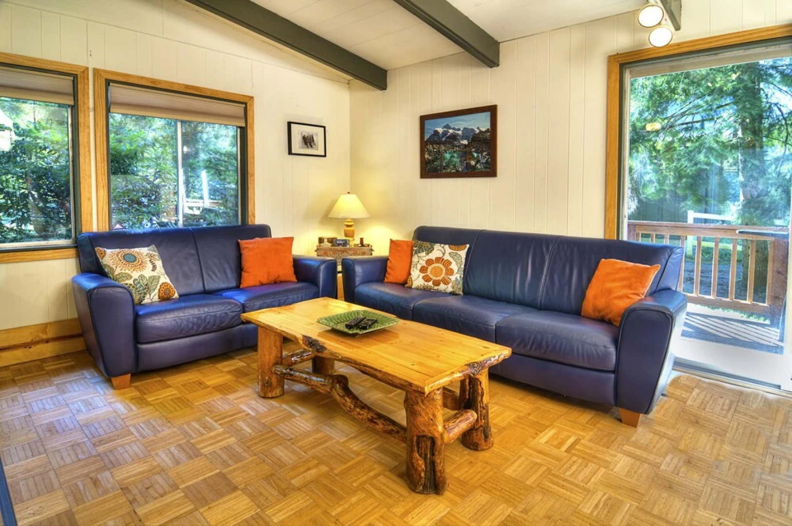 Riverside Ranch - Two Bedroom Bungalow with Hot Tub