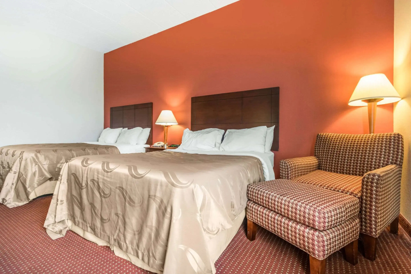 Quality Inn & Suites Lawrenceburg