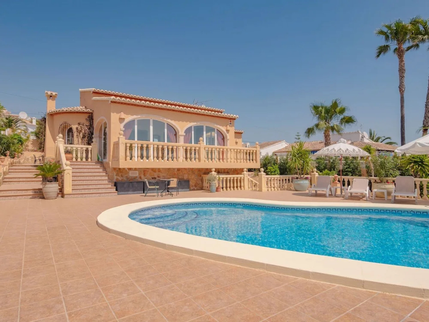 Villa With Very Spacious Terrace, Beautiful View of the Mountains & Private Pool