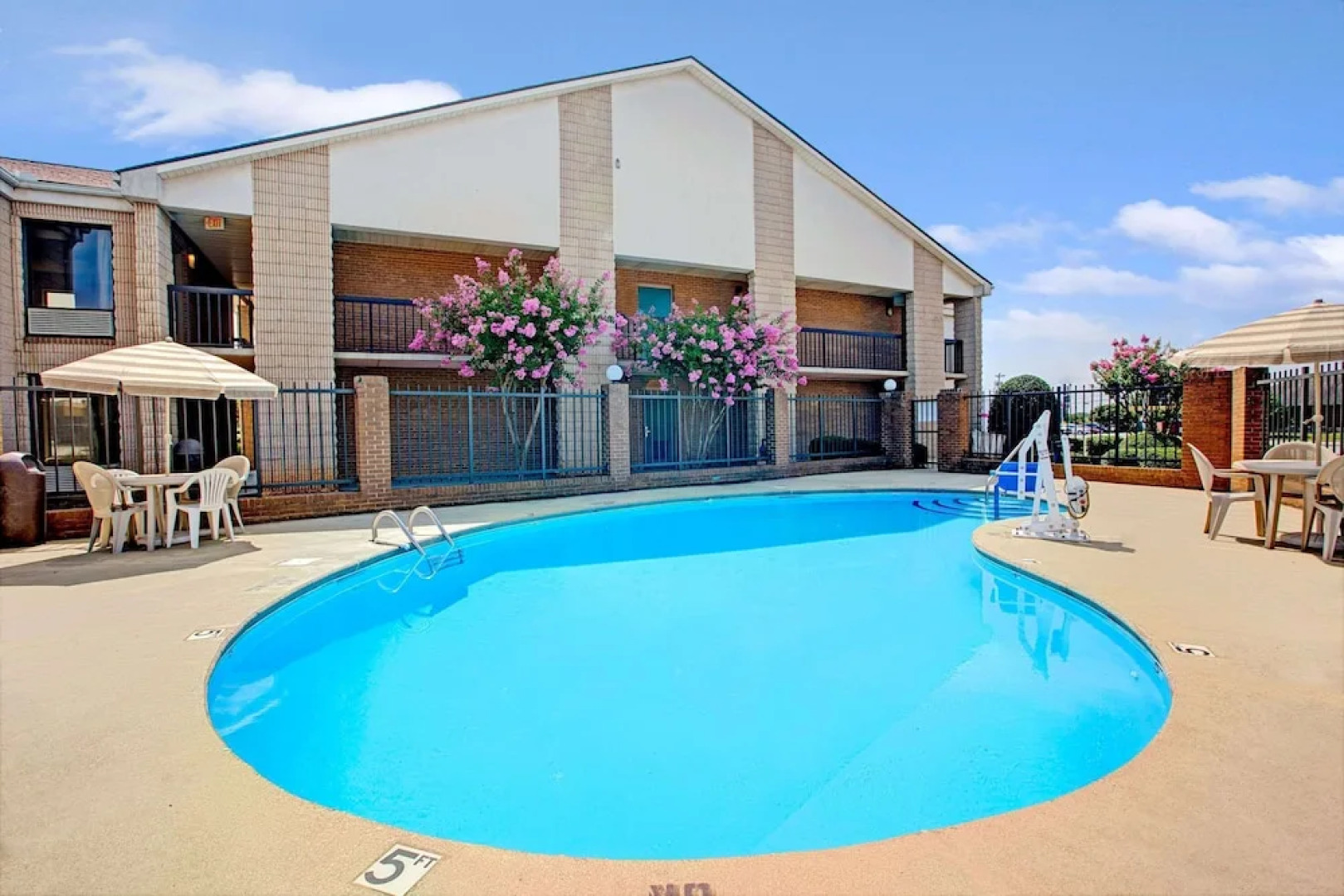 Days Inn Mooresville Lake Norman