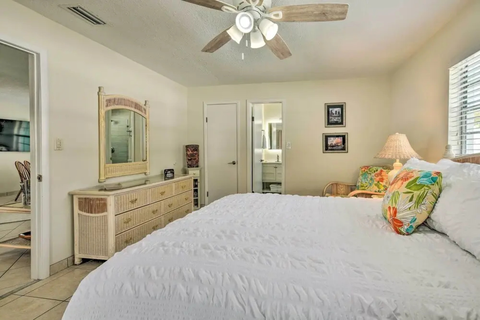 Apollo Beach Gem w/ Pool: 'the Flamingo House'