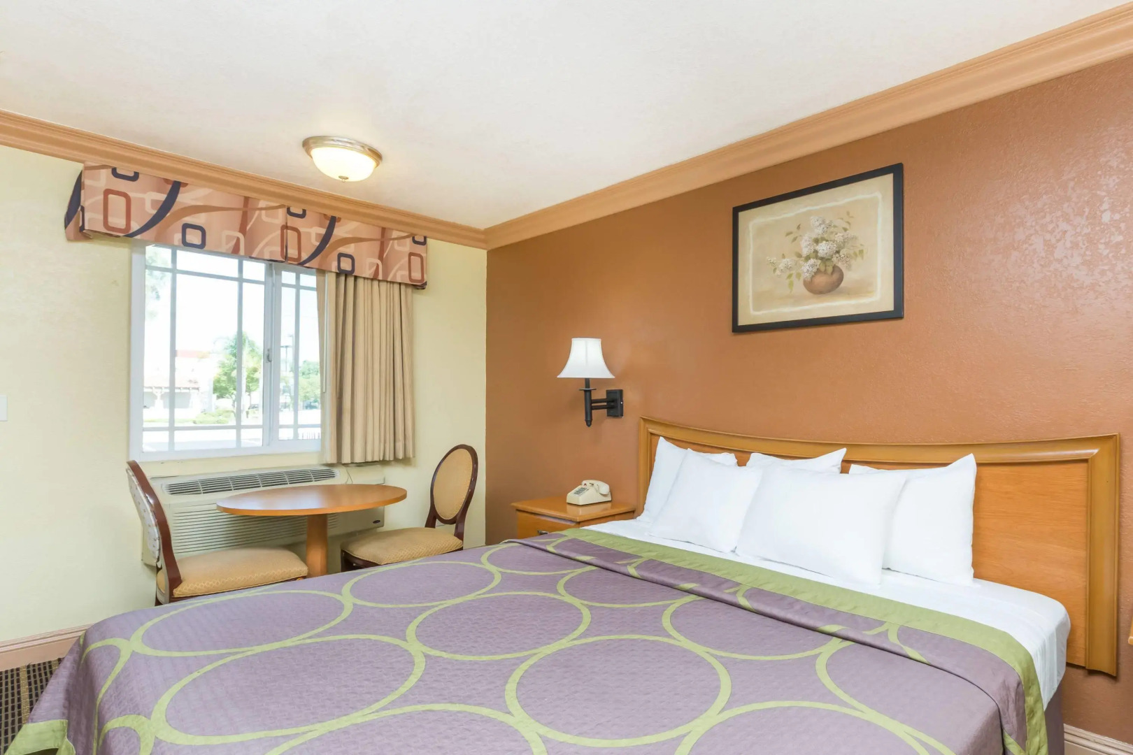 Super 8 by Wyndham Azusa
