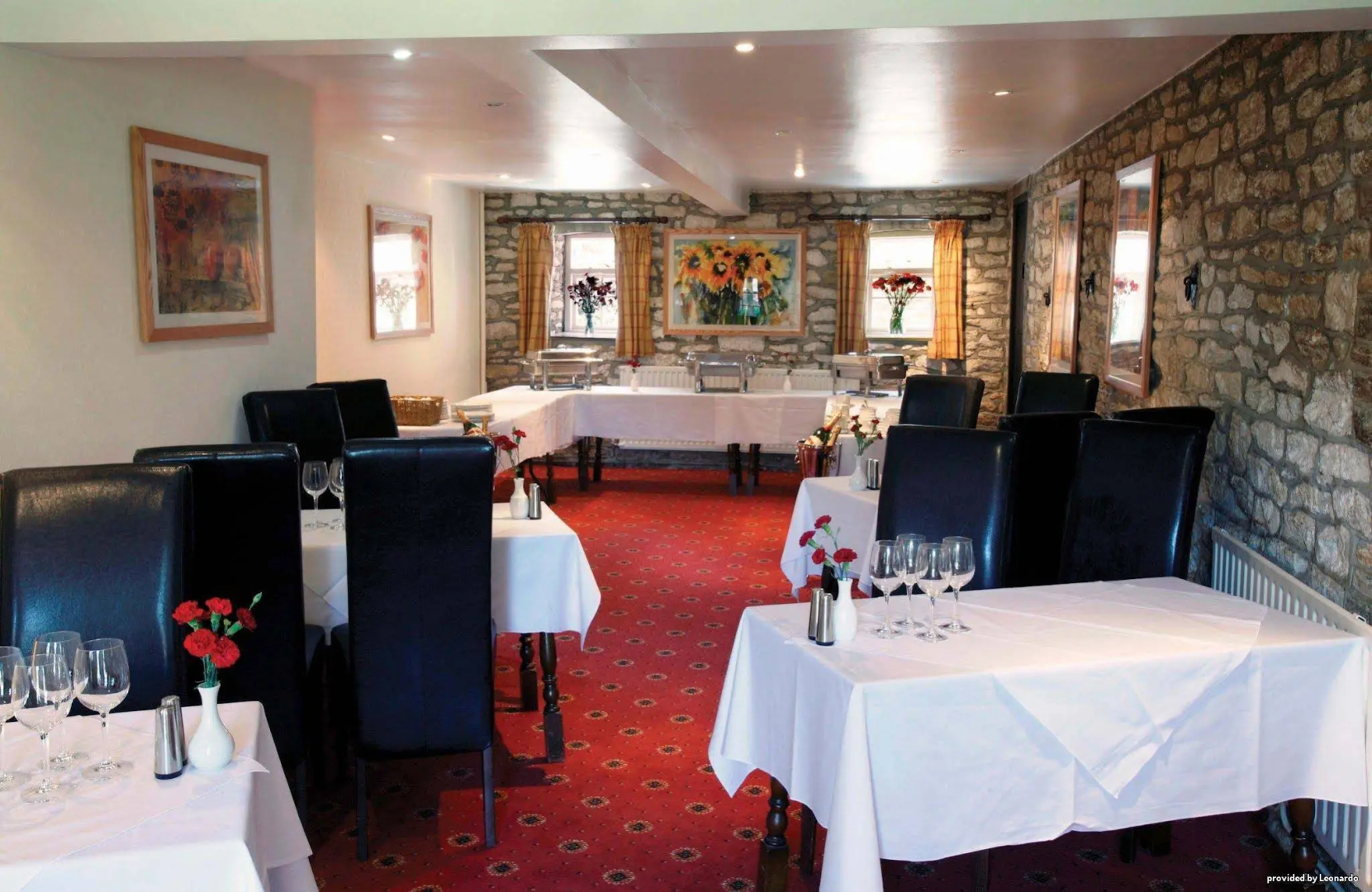 Pettifers Freehouse Hotel