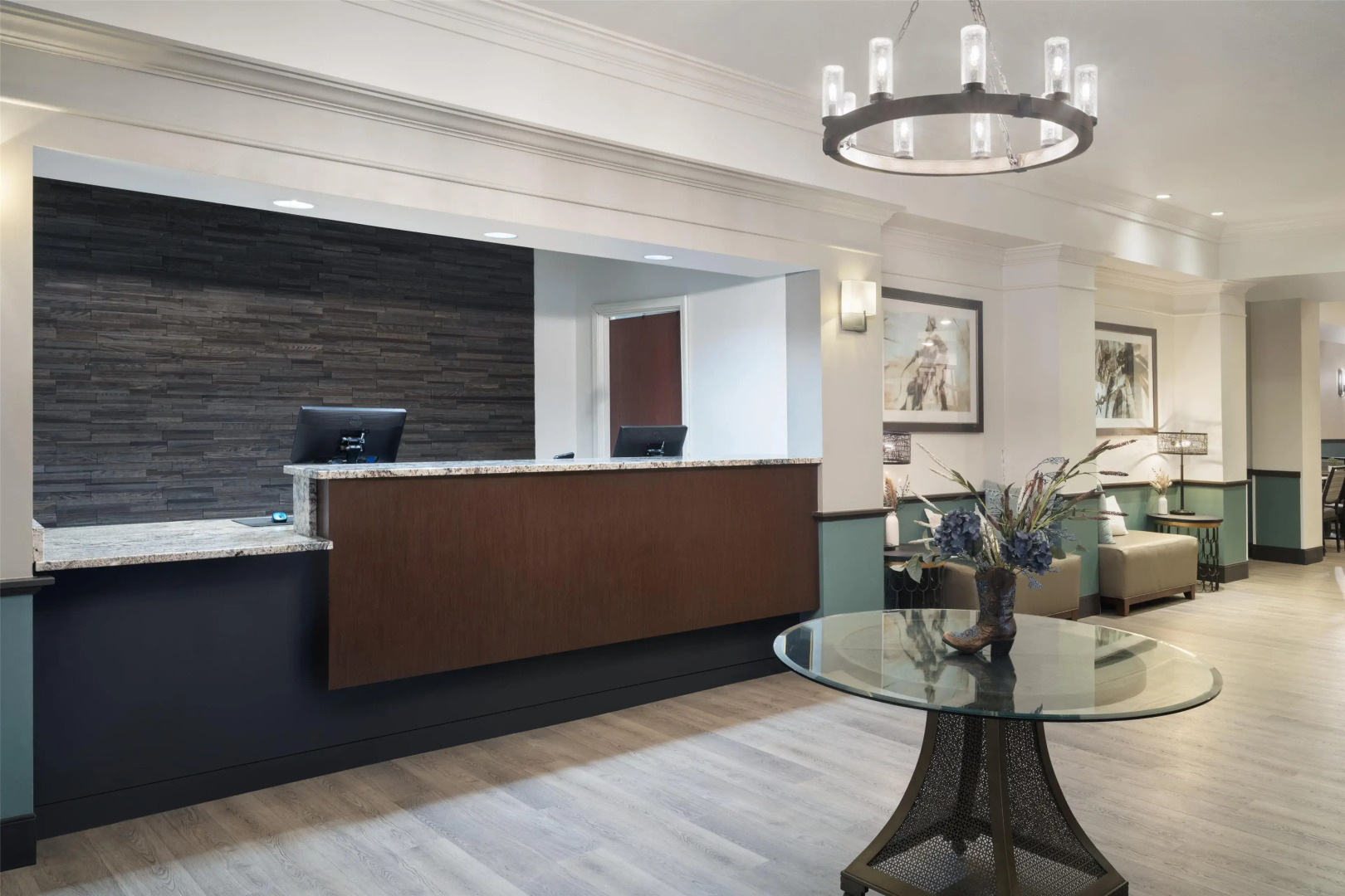 Best Western Plus Frontier Inn