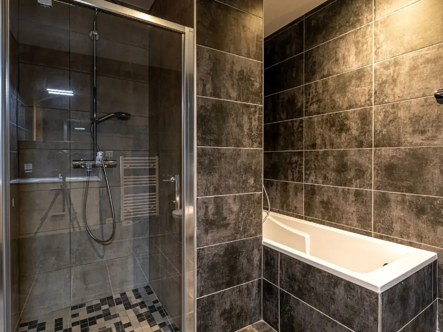 Luxurious apartment with two bathrooms and terrace