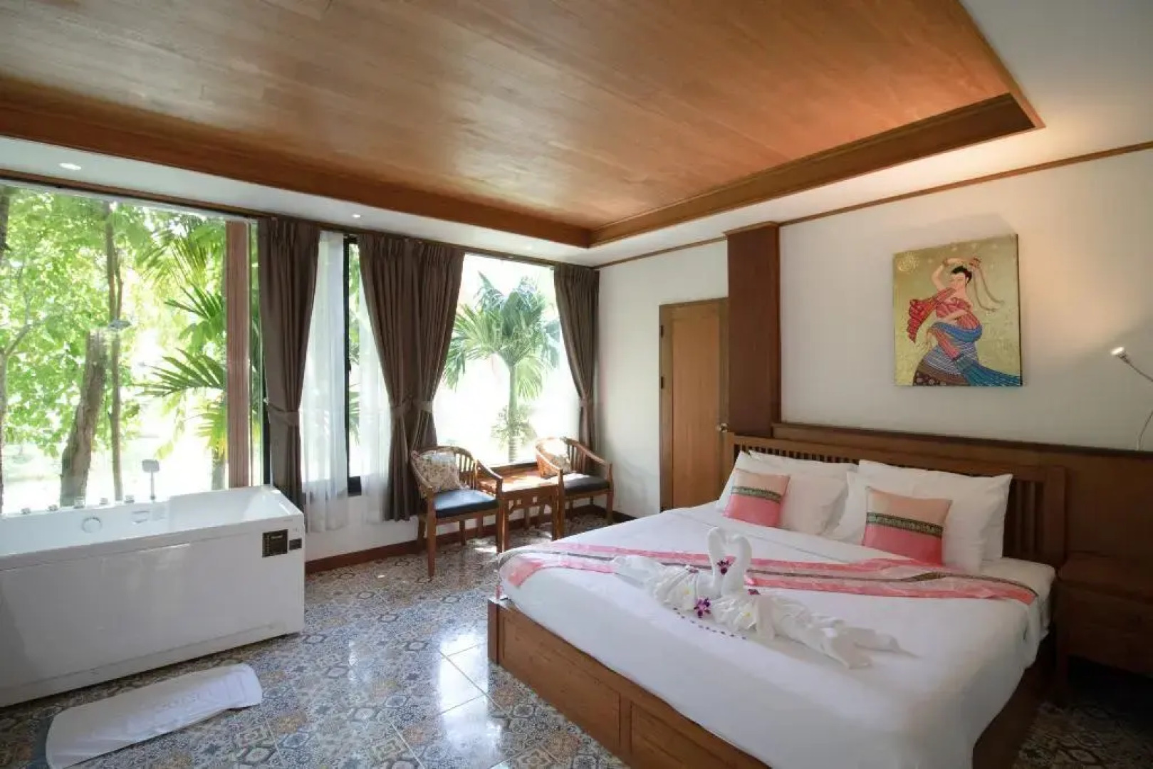 Royal Train Garden Resort By Zuzu