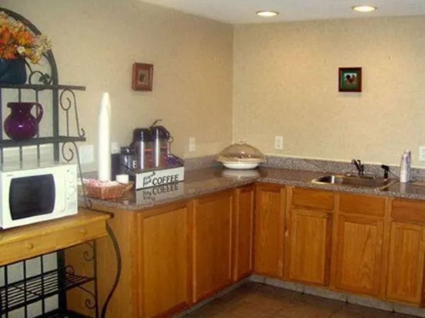 Baymont Inn & Suites Essex Burlington Area