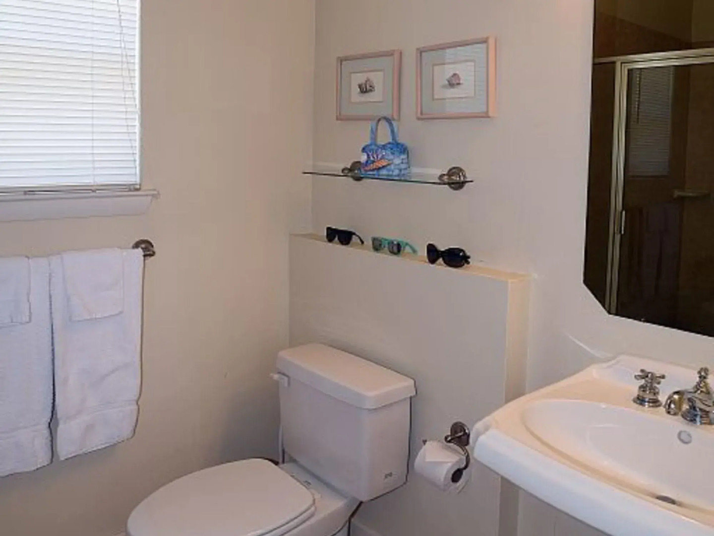 Seaview Cottages 6 Great Value Family Vacation Home and 2 Minute Walk