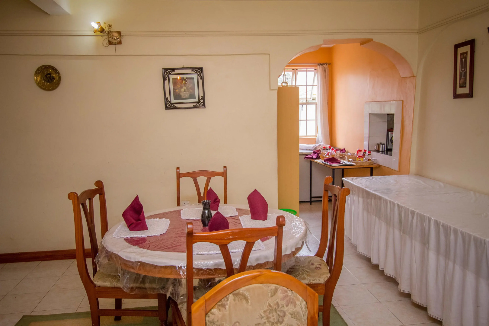 Ivys Inn Guest House