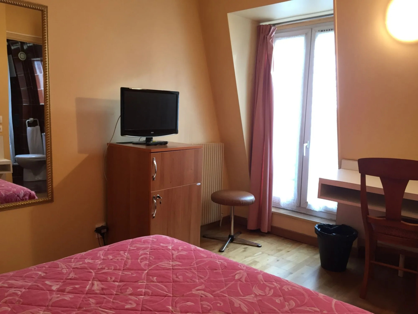 Hôtel des Pyrénées - Nation