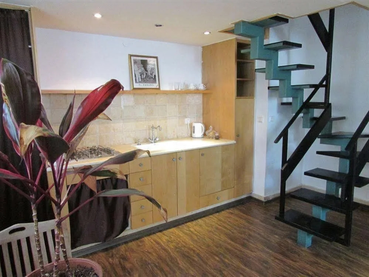 Nina Cafe Suites Hotel