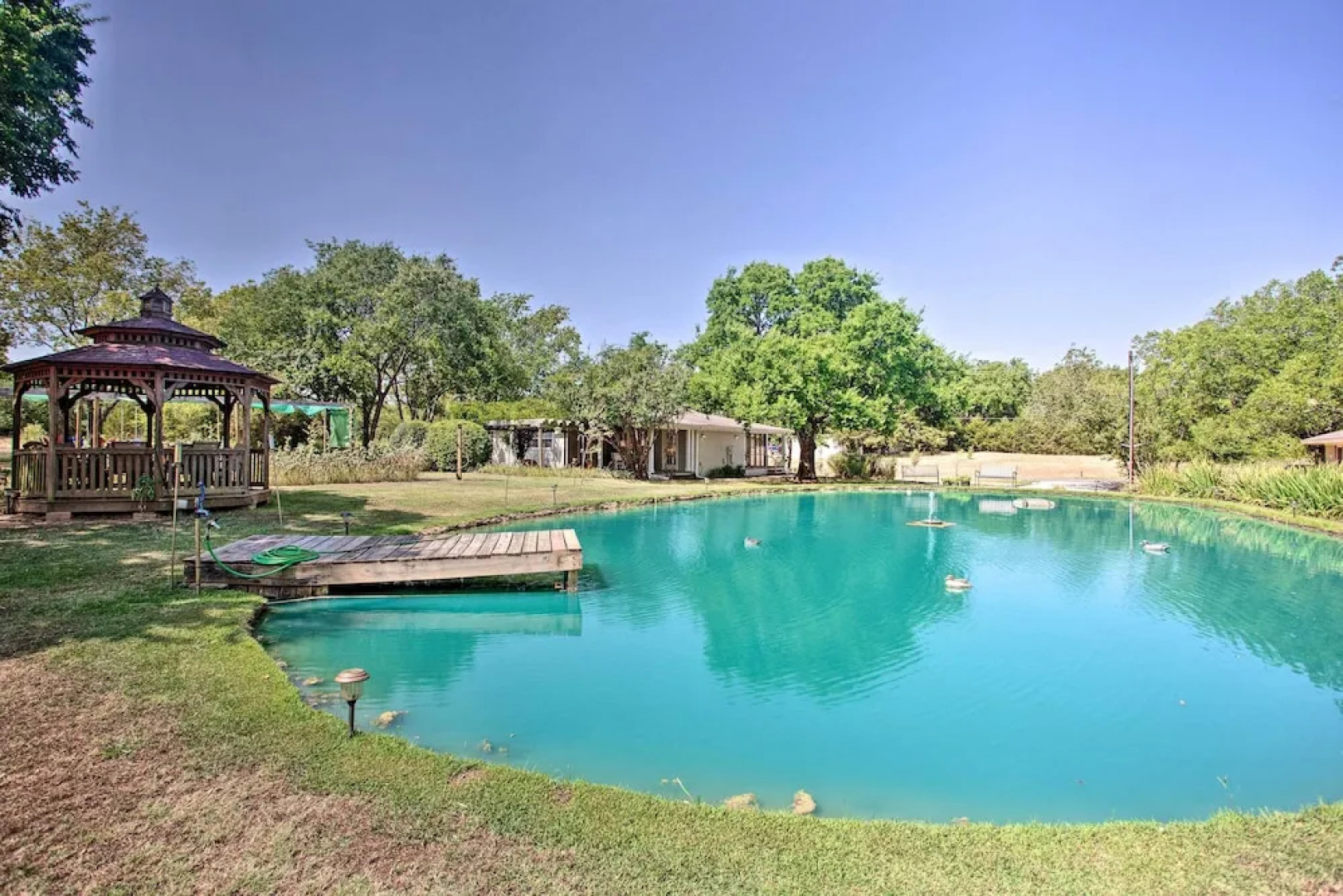 Lovely Pottsboro Home w/ Patio & Fire Pits!