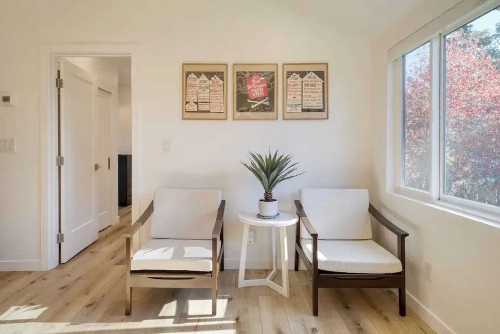 Sunridge Lookout by Avantstay Big Backyard Oasis + Patio, Central Location