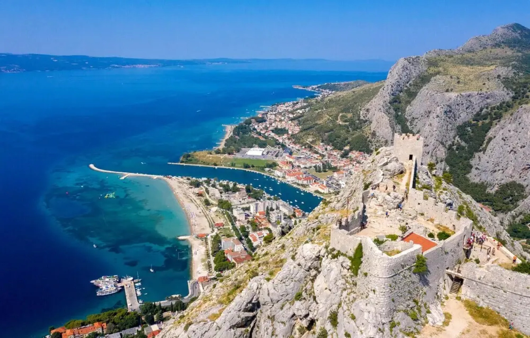 Amazing Home in Jesenice Bajnice With Wifi and 2 Bedrooms