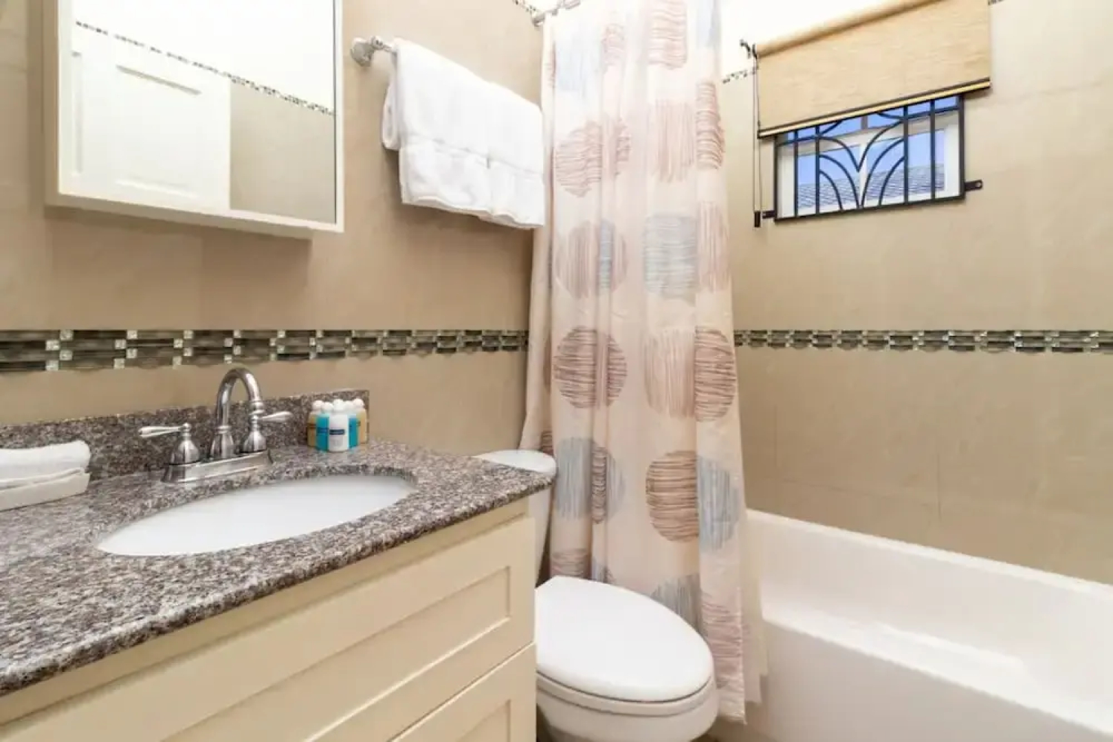 Private Pool Draxhall Gated Gym Tennis Full AC
