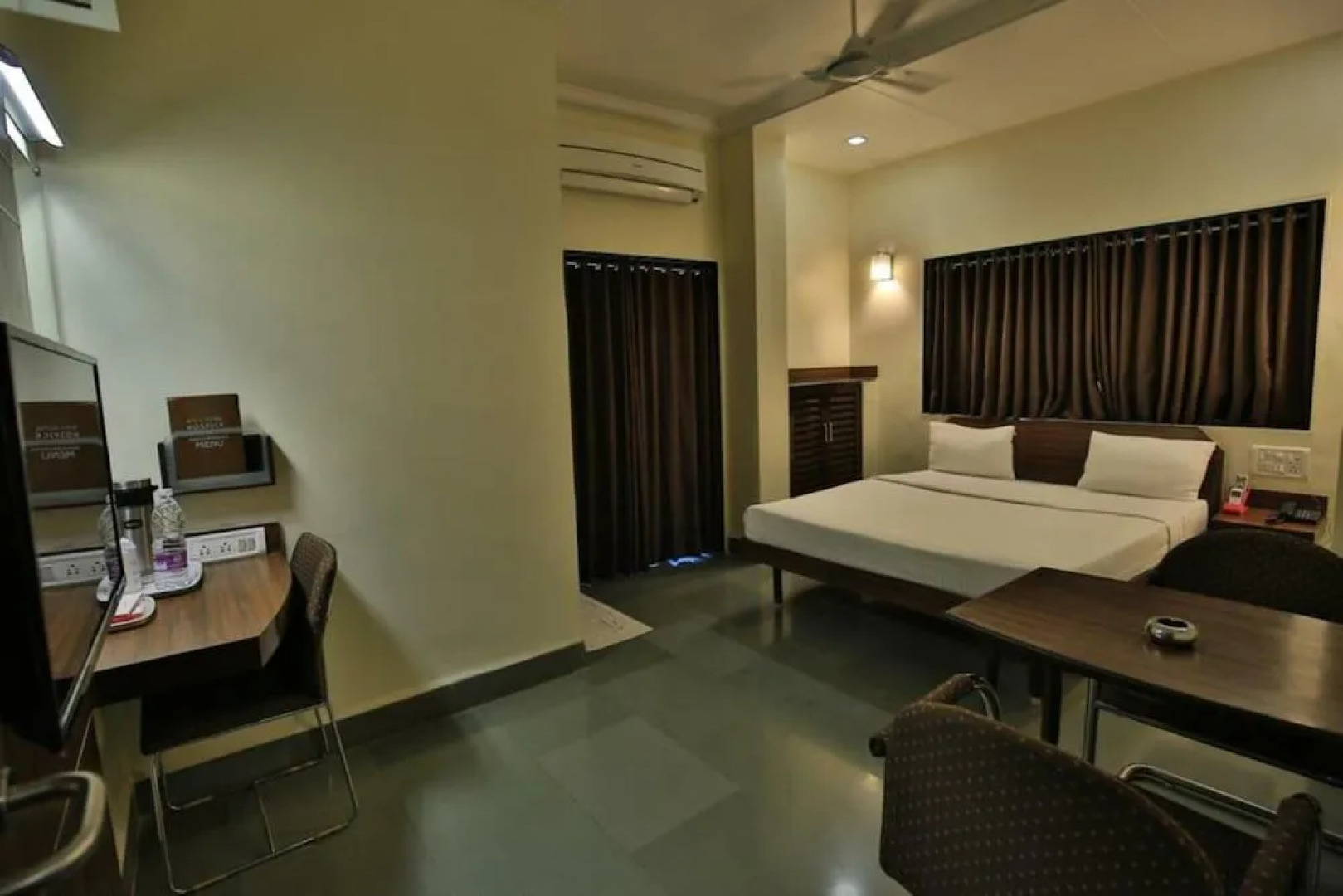 STARiHOTELS Railway Station Surat