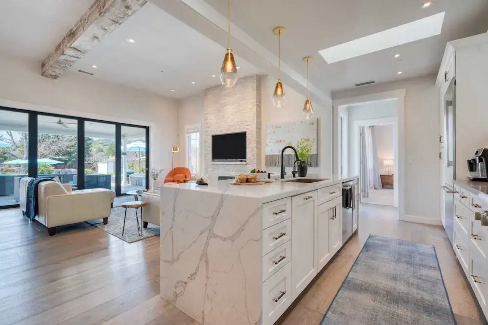 Luxe, Pool, Spa, Fire Pit, Game Room, Piano Sonoma Pool Retreat by Avantstay