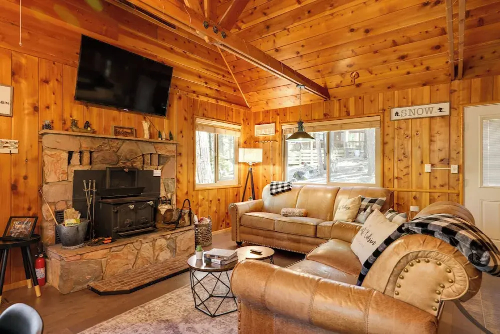 3 Mi to Big Trees State Park: Cabin w/ Scenic Deck