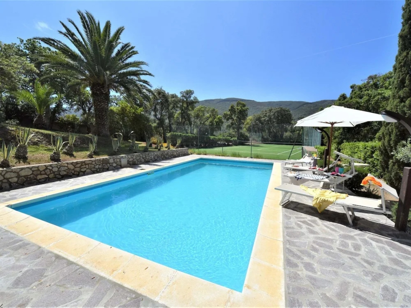 Belvilla by OYO Villa Alexa