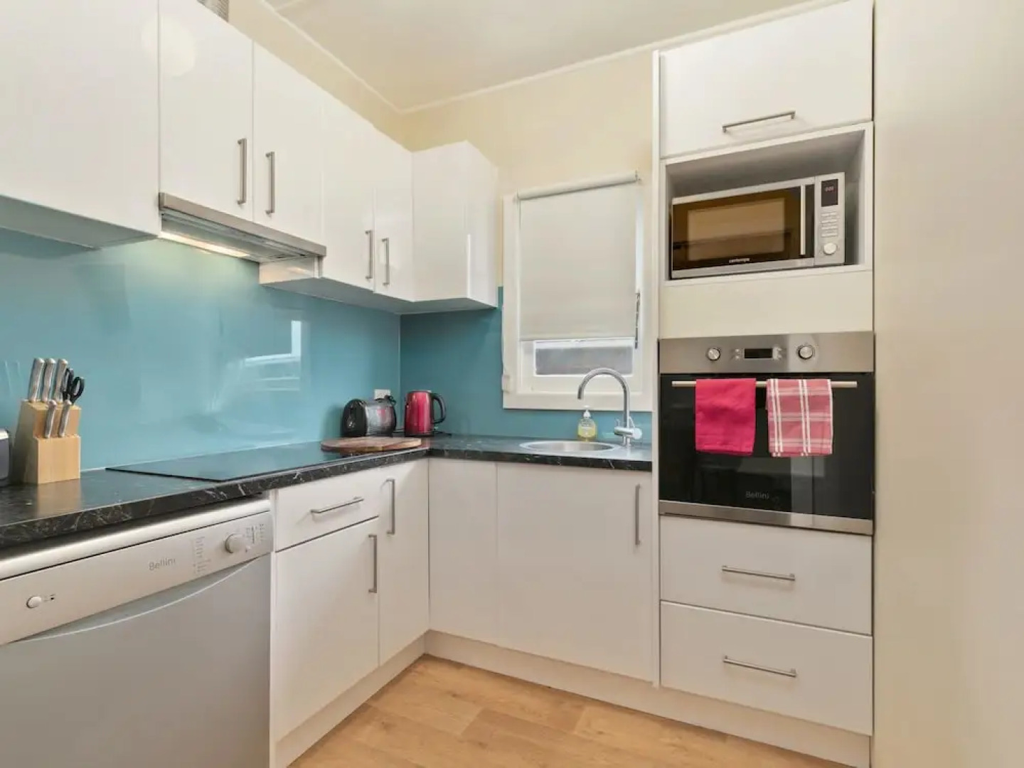 Vintage Sunrise - Pet Friendly (Outside Only)