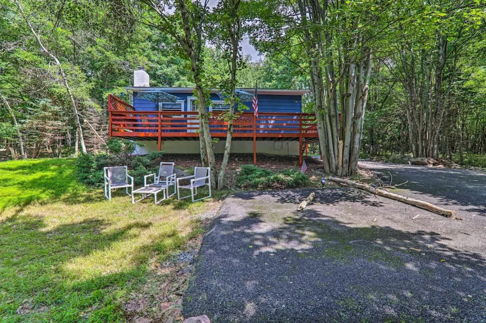 Fire Pit & Community Perks: Blakeslee Cottage!