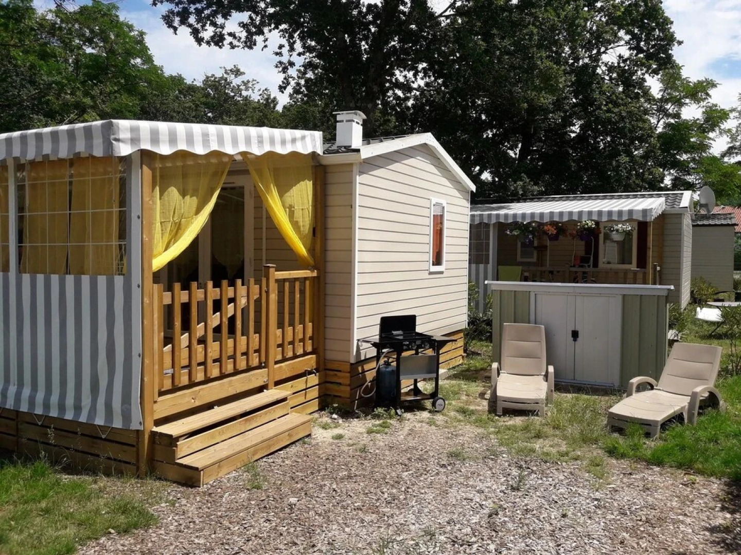 Bungalow With 2 Bedrooms in Soulac-sur-mer, With Pool Access and Furni