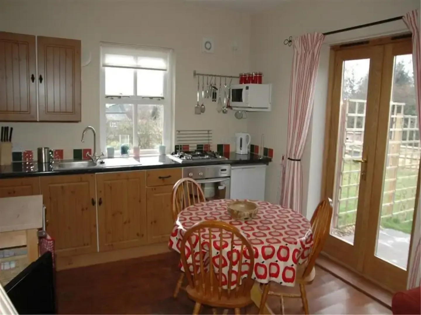 A Delightful Little Cottage With Large Garden And Views To The Black Mountains