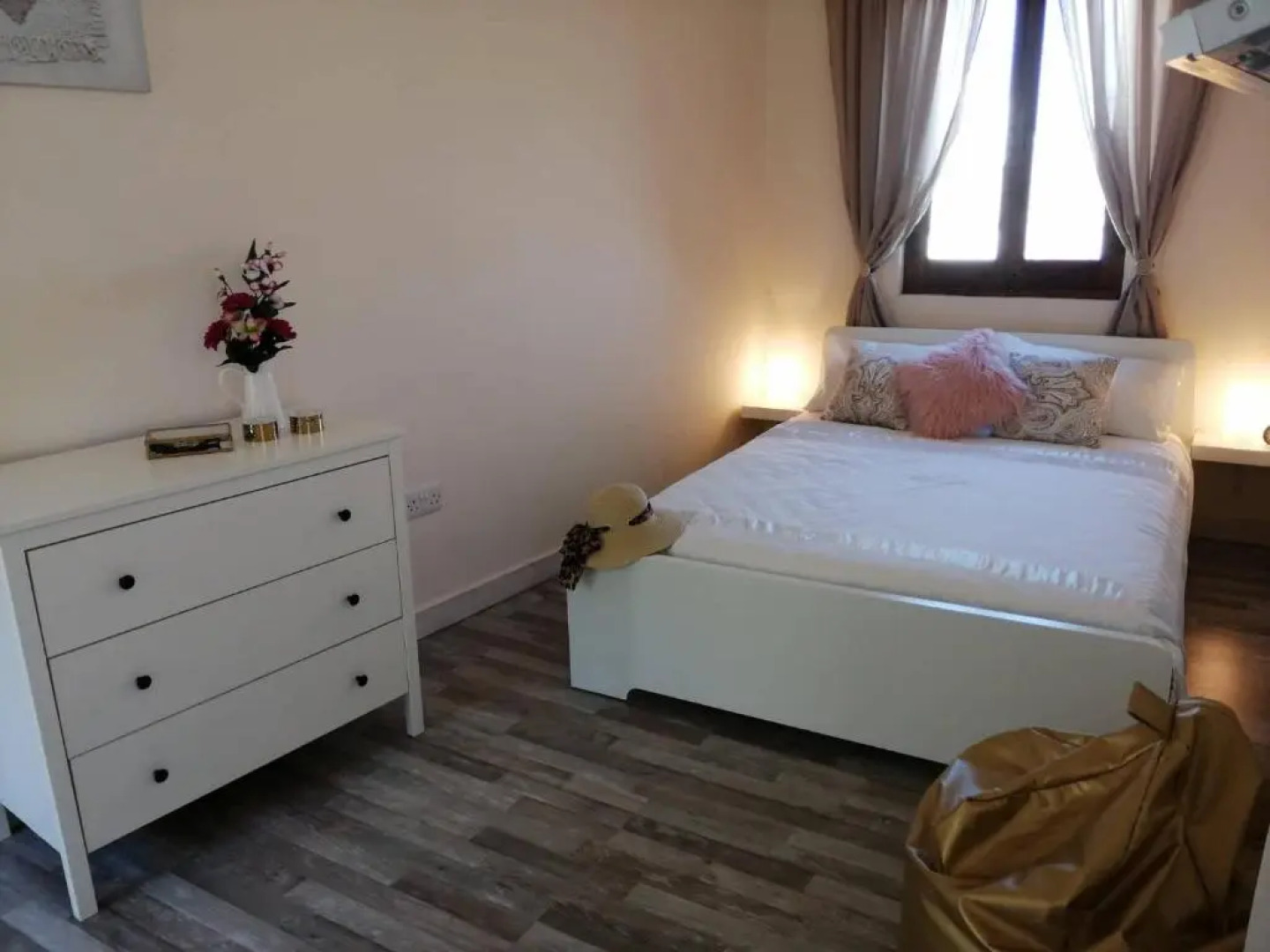 Unique 1 bedroom house