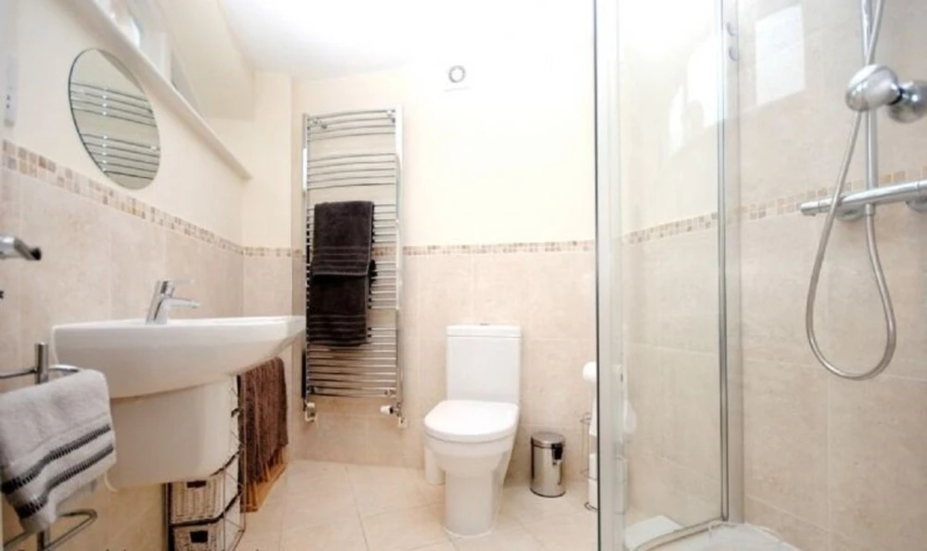 11 Angel Yard, Midhurst