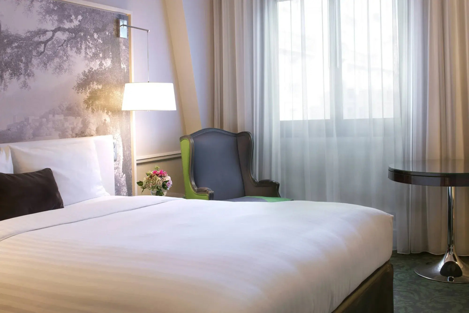 Renaissance Paris Nobel Tour Eiffel Hotel