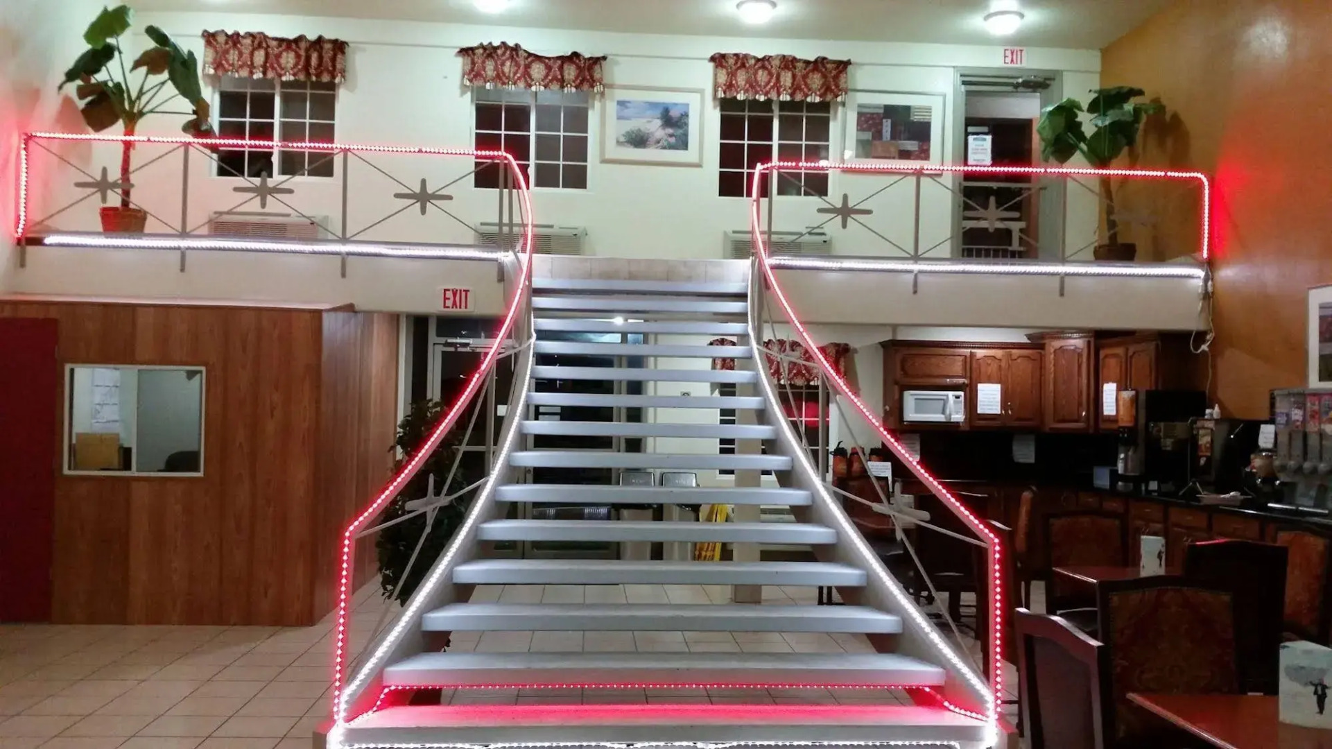 Red Carpet Inn & Suites