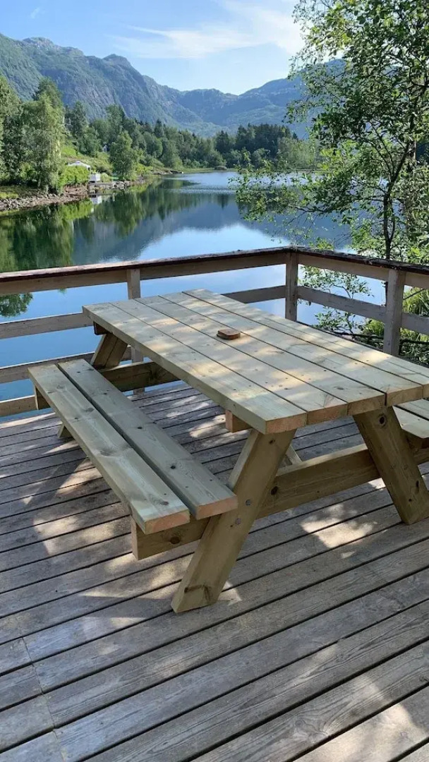 The house on the lake