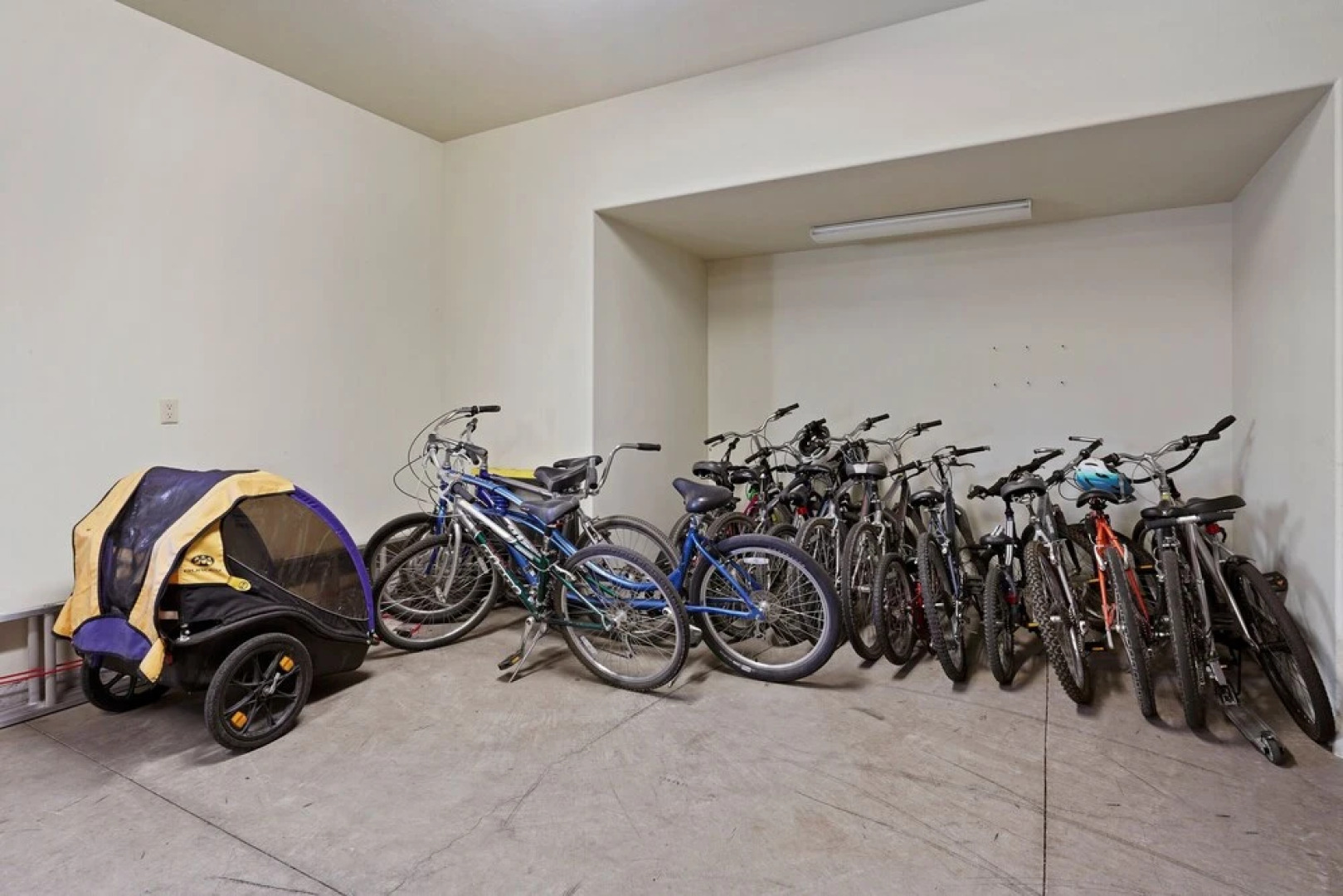 11 Vine Maple 5 Bedroom Home by RedAwning