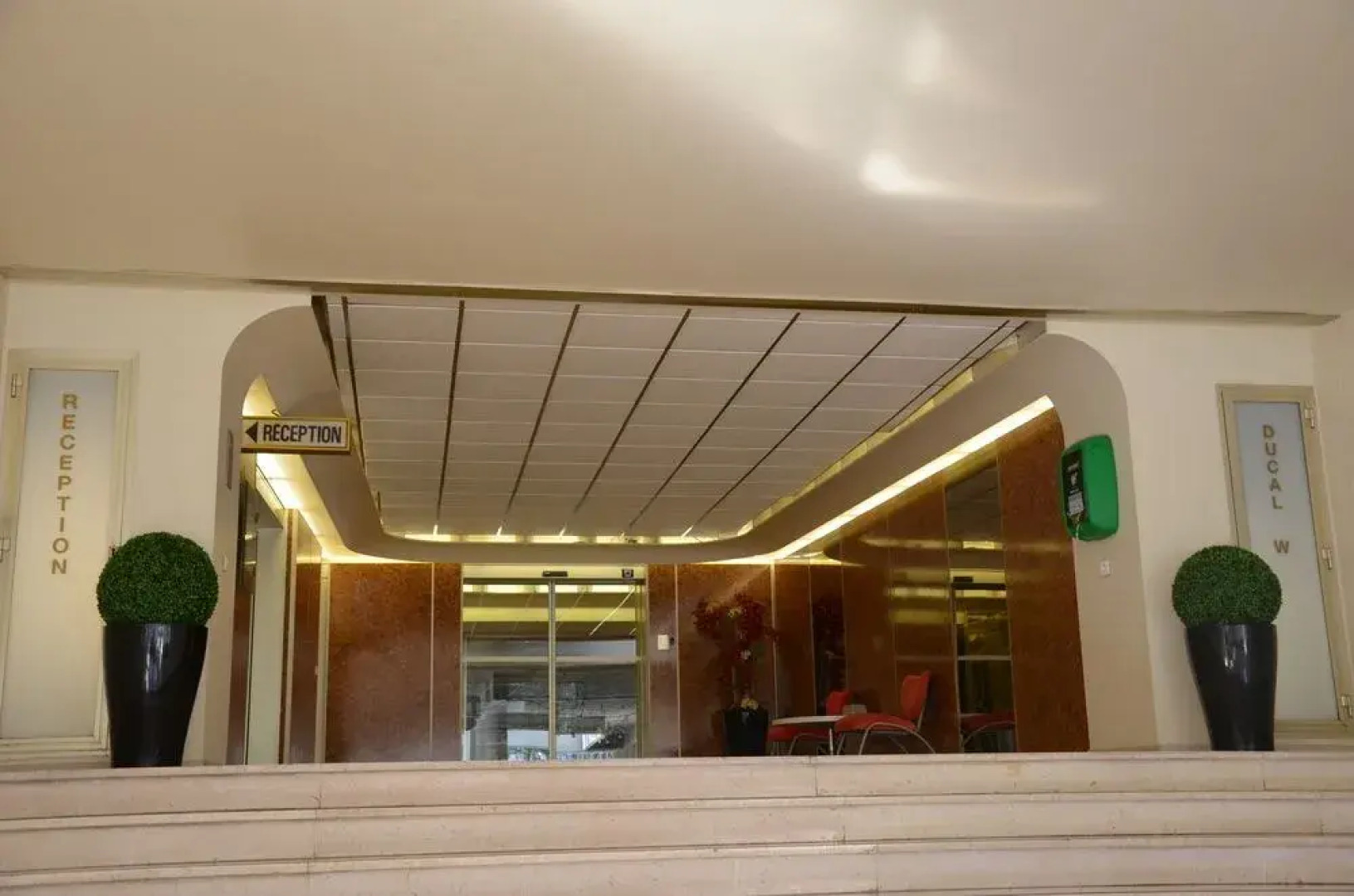 Grand studio vue mer à Marina Baie des Anges