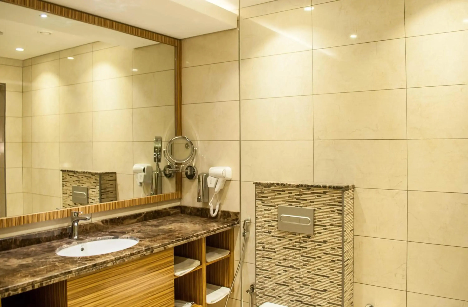 Hotel Livemax Osaka Kadoma