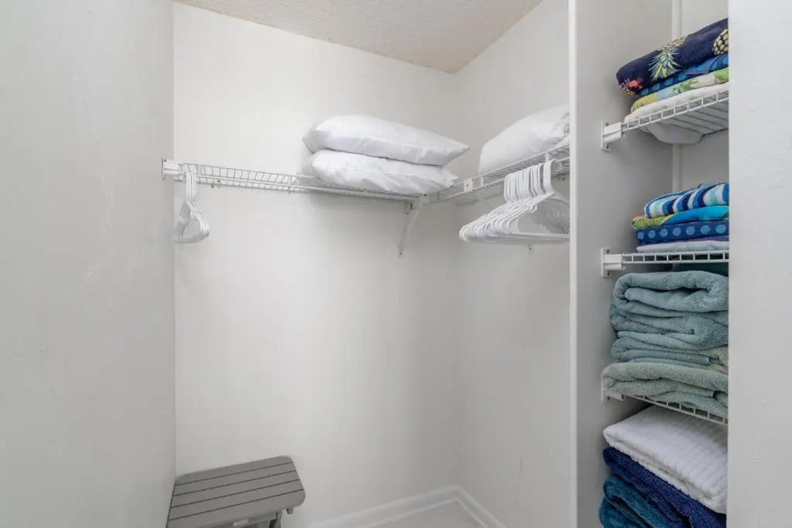 The "Sea-Winds" Condo I Renovated Beachfront 2 Bed 2 Bath Condo