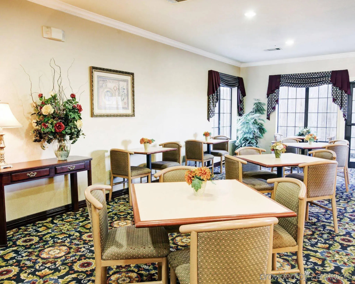 Quality Inn & Suites, Near University