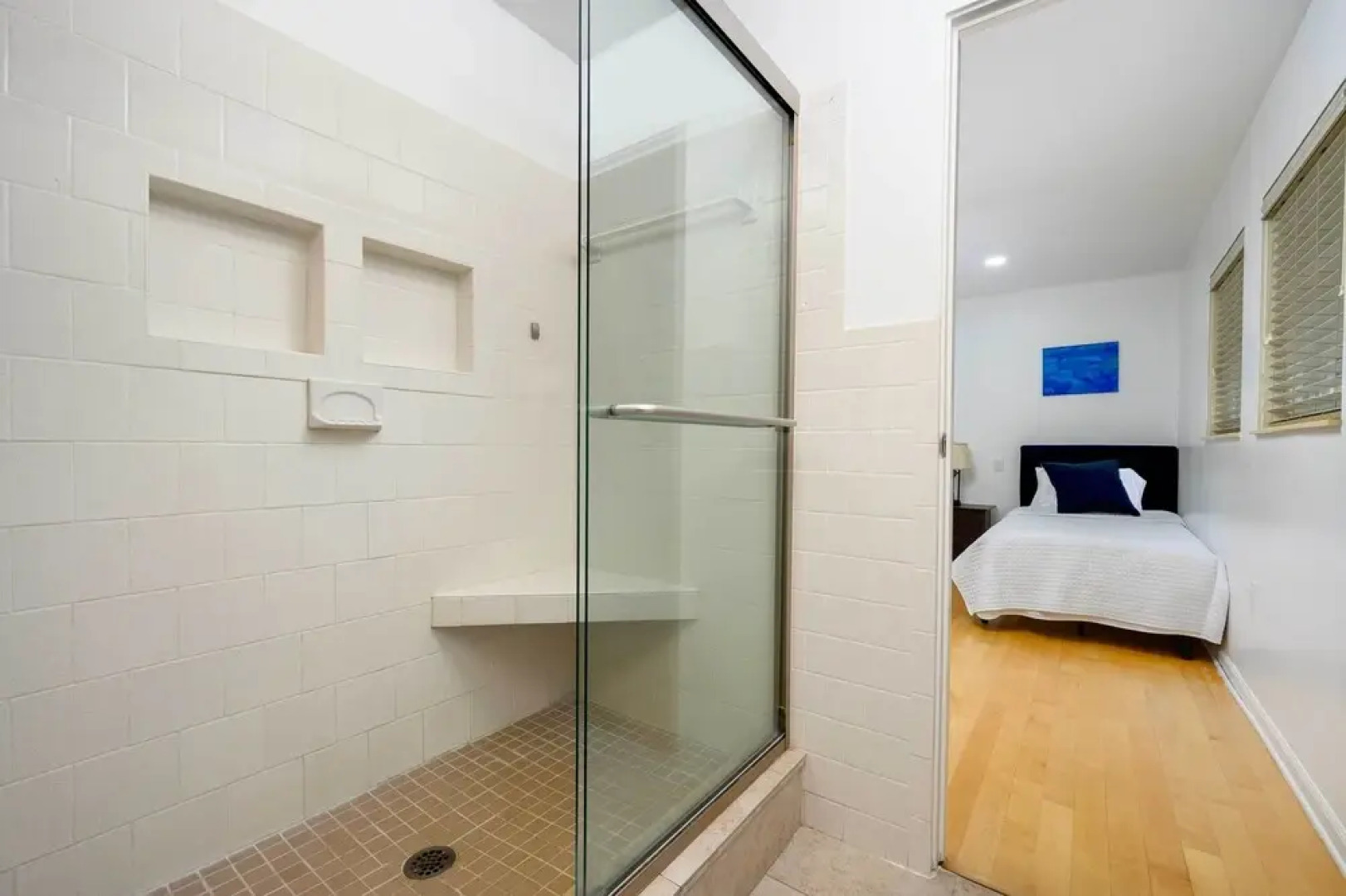 Pool & Game Room: Spacious Brandon Home