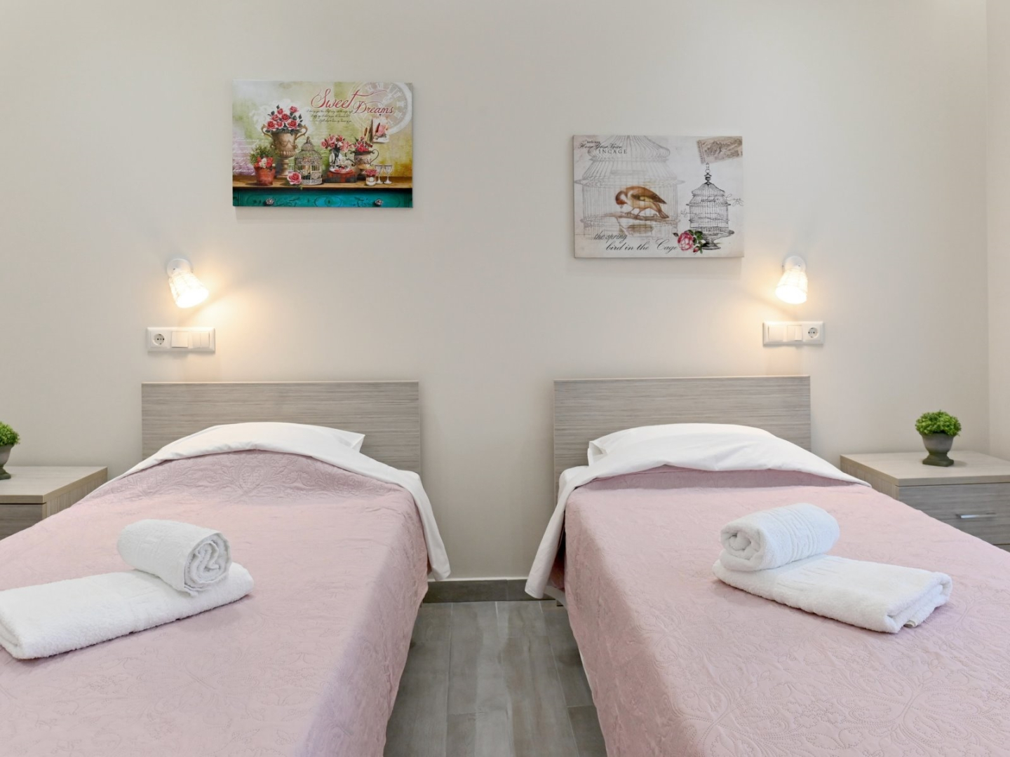 Sabbia Seafront Apartment 3 by TravelPro Servi...