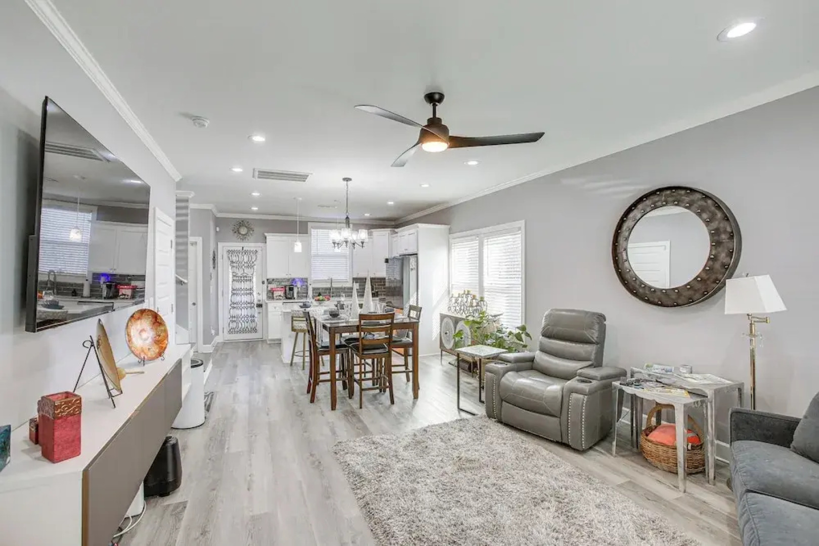 Pet-friendly Gallatin Home w/ Deck, 1 Mi to Town!