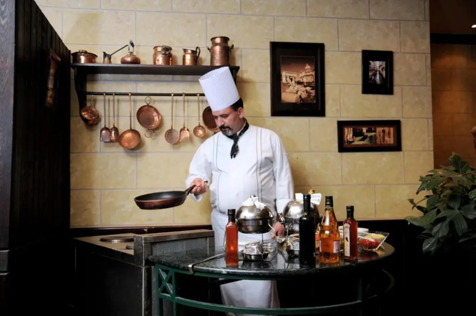 Grand Pyramids Hotel