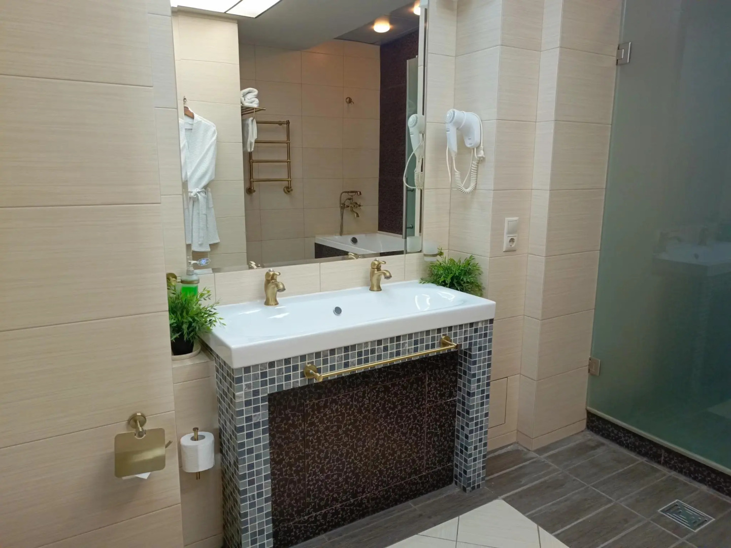 Отель Аврора