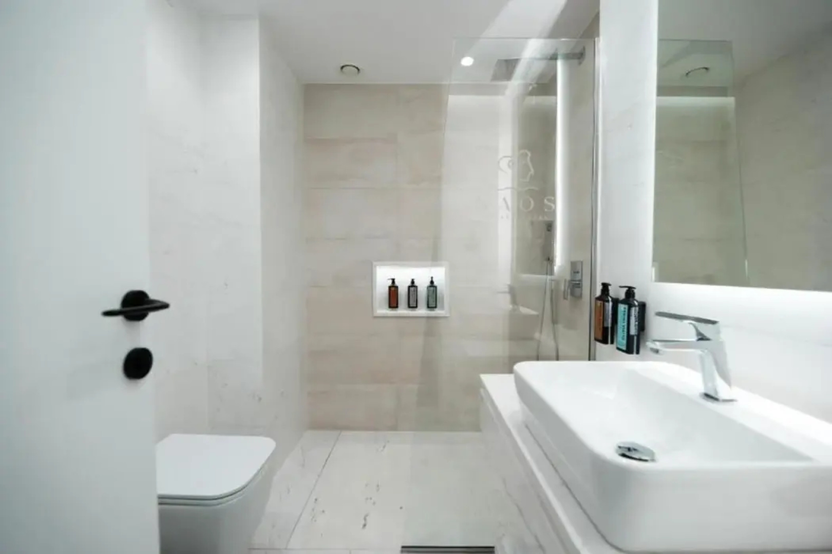 Naos Luxury Hotel