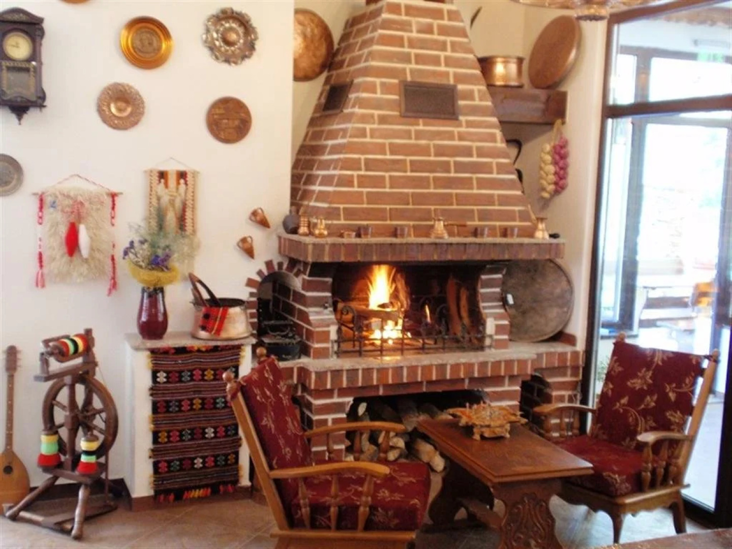 Family Hotel Emaly 2