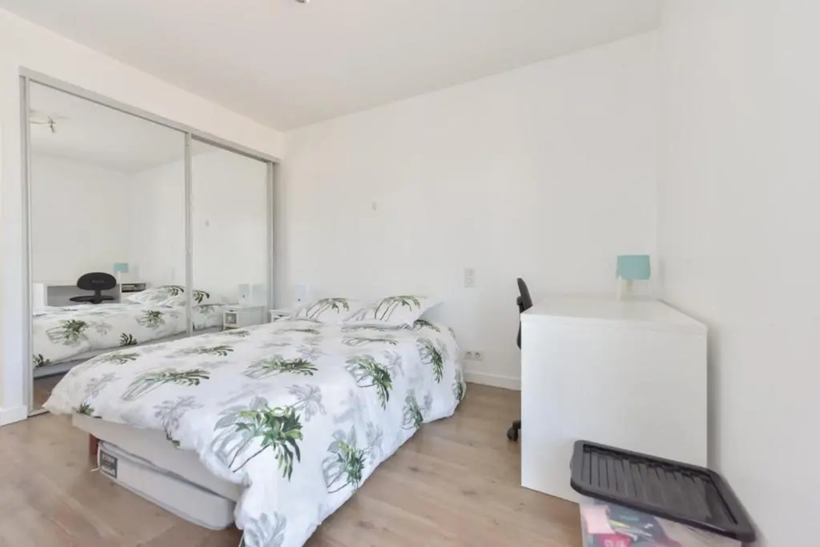 RARE Contemporary Villa with Swimming Pool & Jacuzzi 10 Minutes from