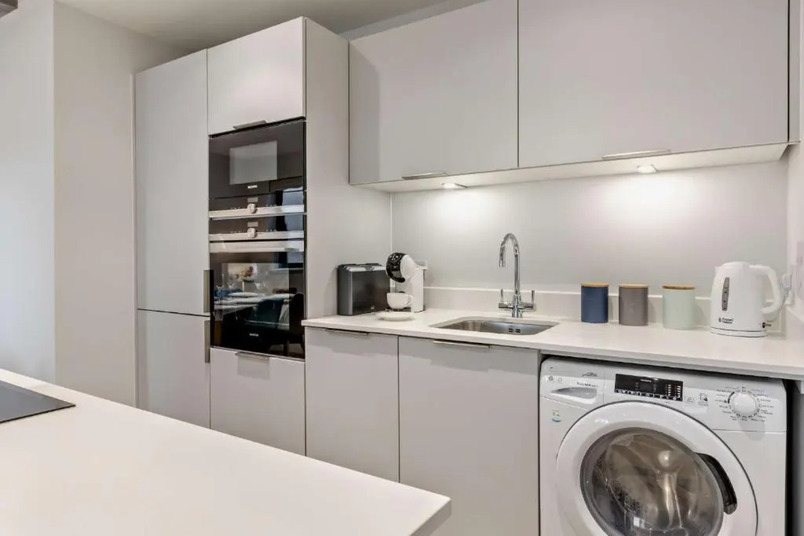 10 Putsborough - Luxury Apartment at Byron Woolacombe, only 4 minute walk to Woolacombe Beach!