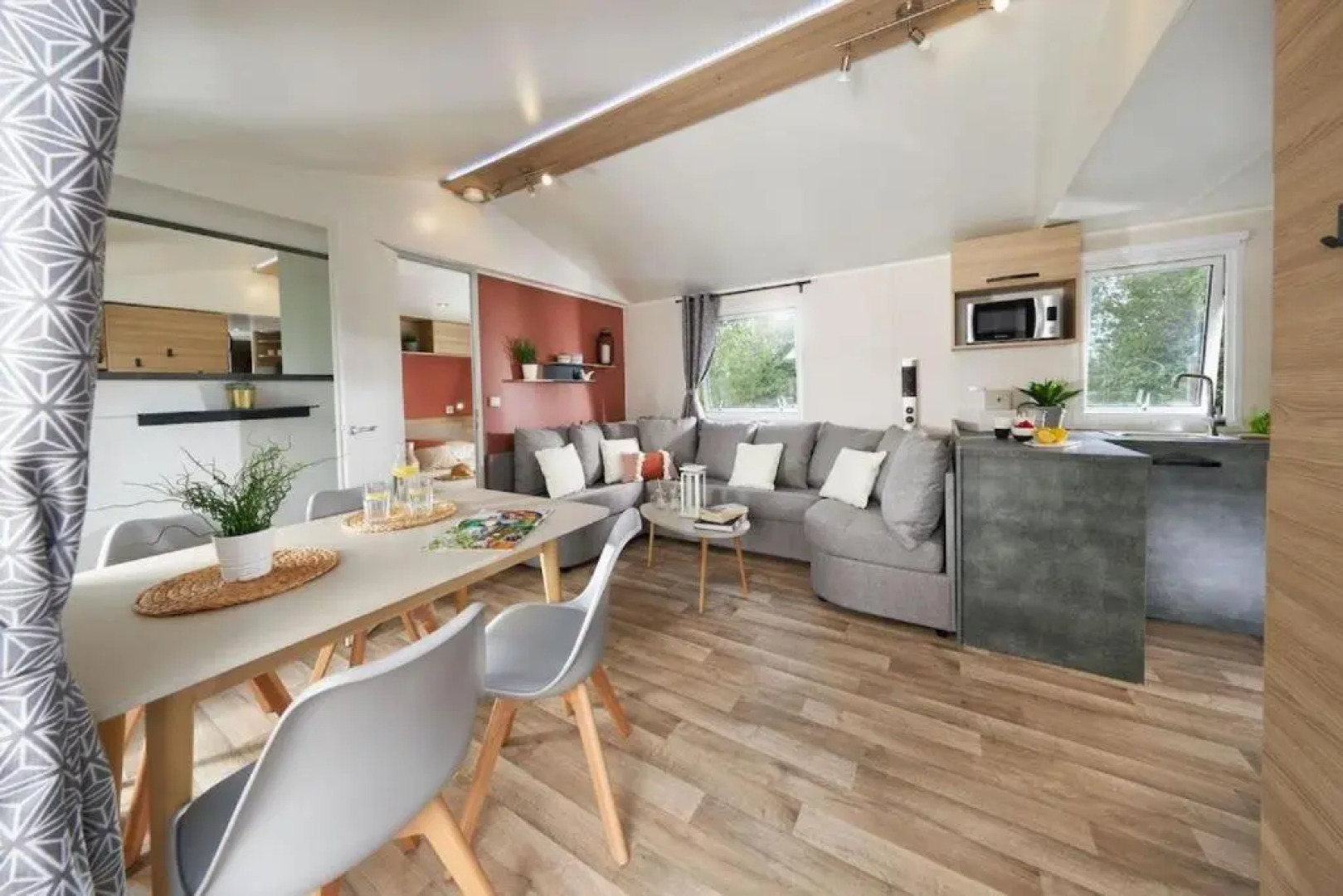 Mobile home 3 chambres 2 salles de bains dans camping 4 étoiles aux charmettes MH k168