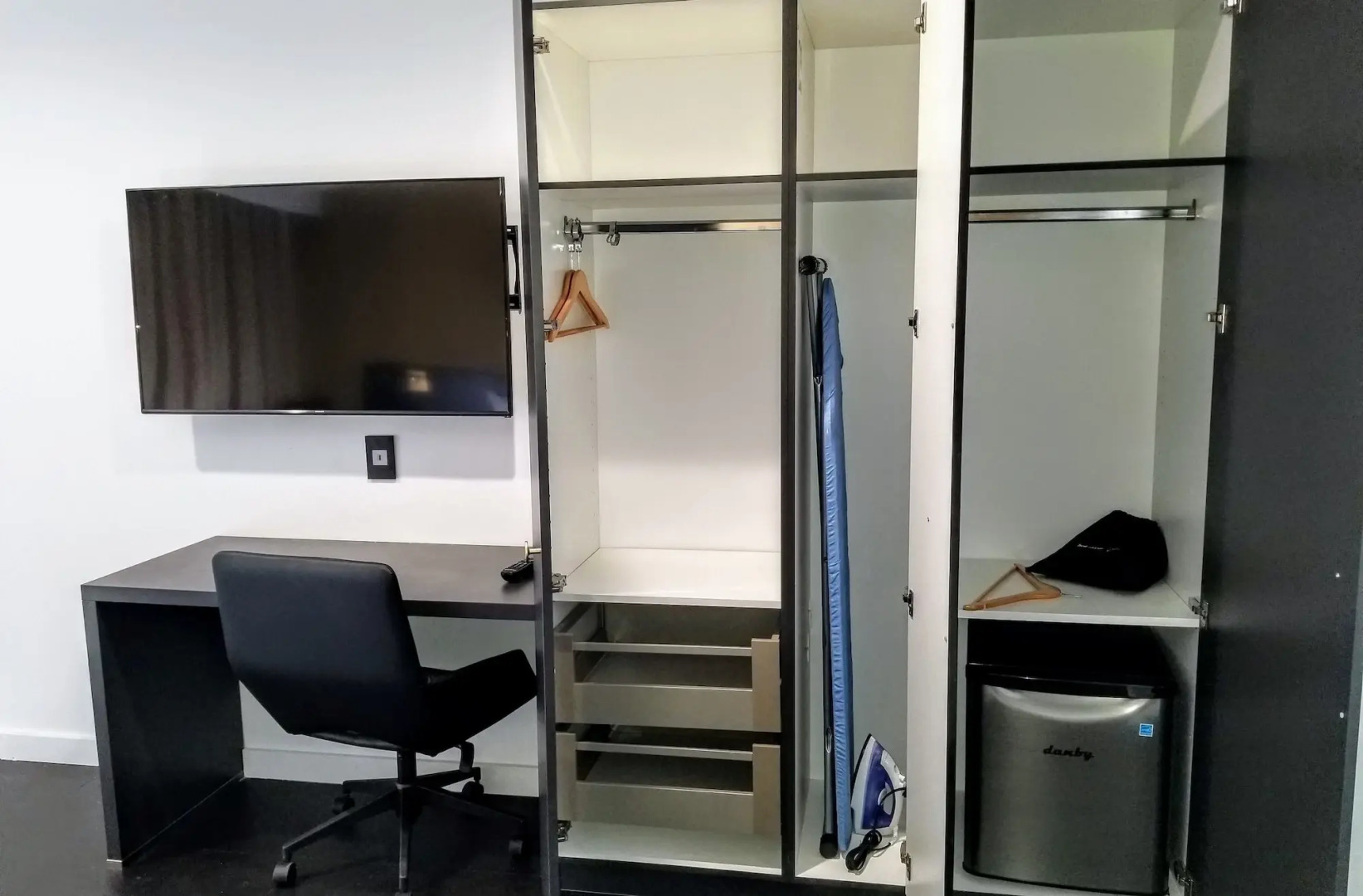 Glen Capri Inn & Suites - Burbank Universal