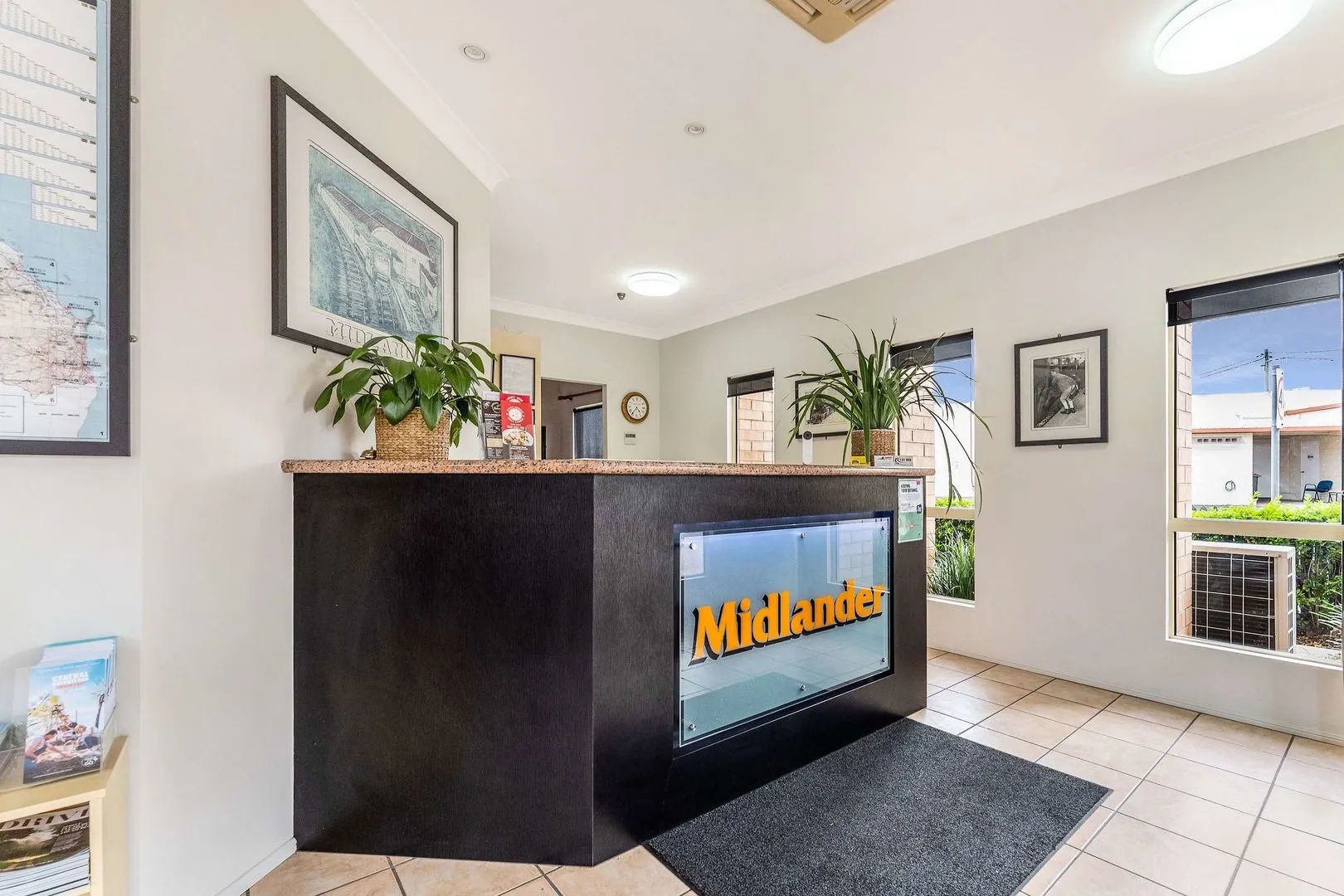 Midlander Motor Inn