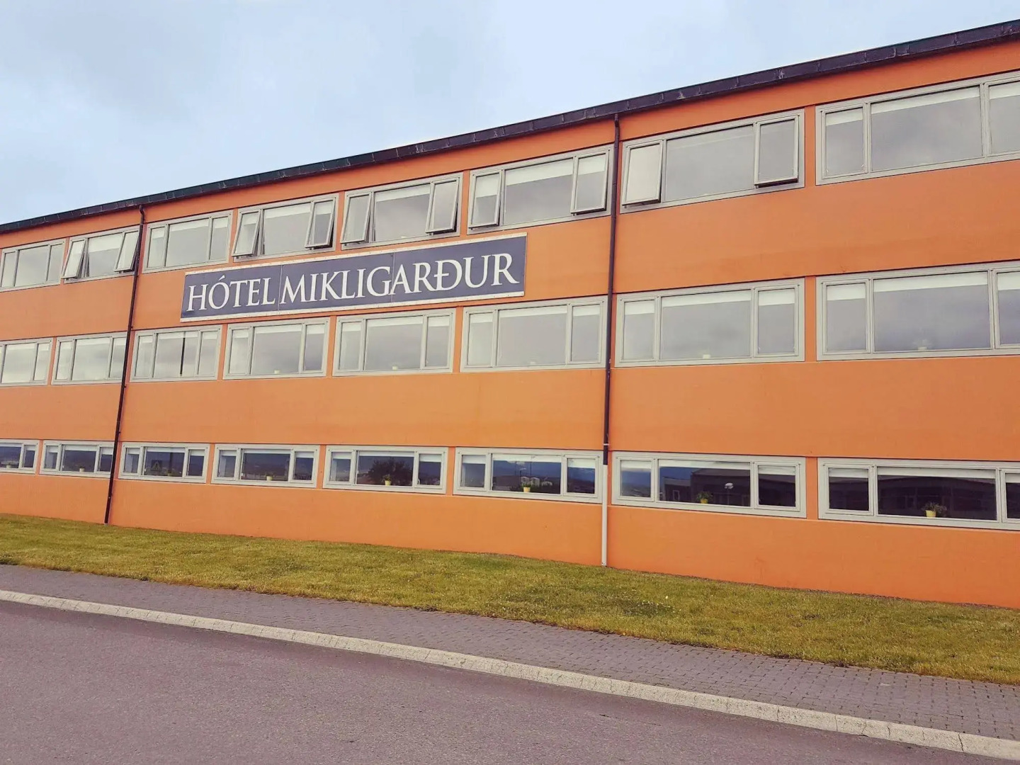 Hotel Mikligardur